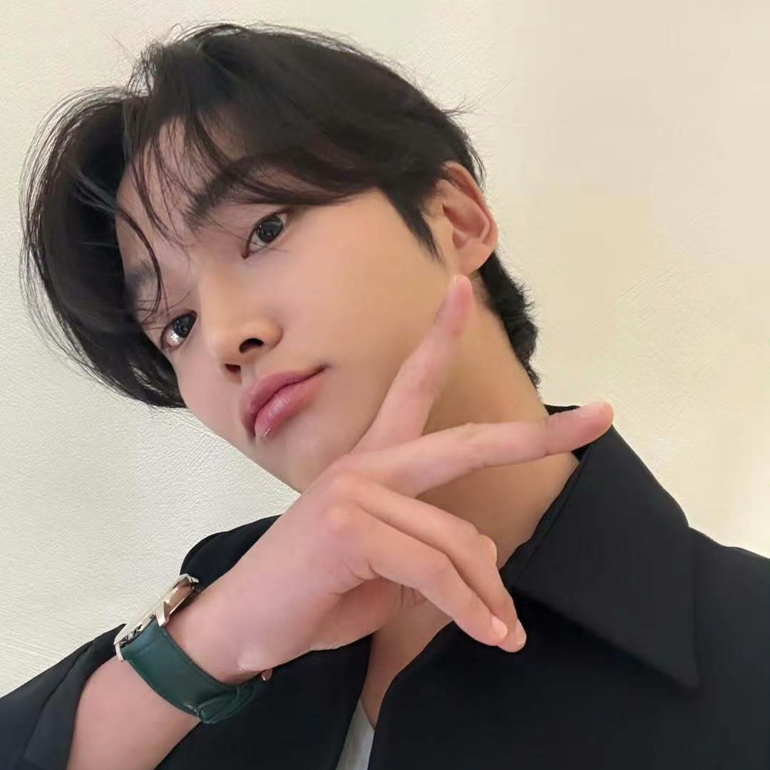 Cuplikan di balik layar dari Rowoon