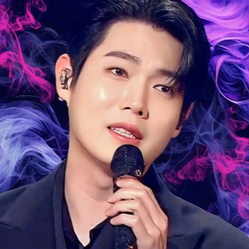 A moment captured by a fan of Son Taejin