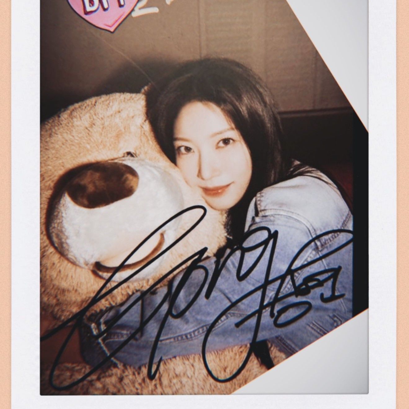 Behind-the-scenes cut of Gong Seungyeon