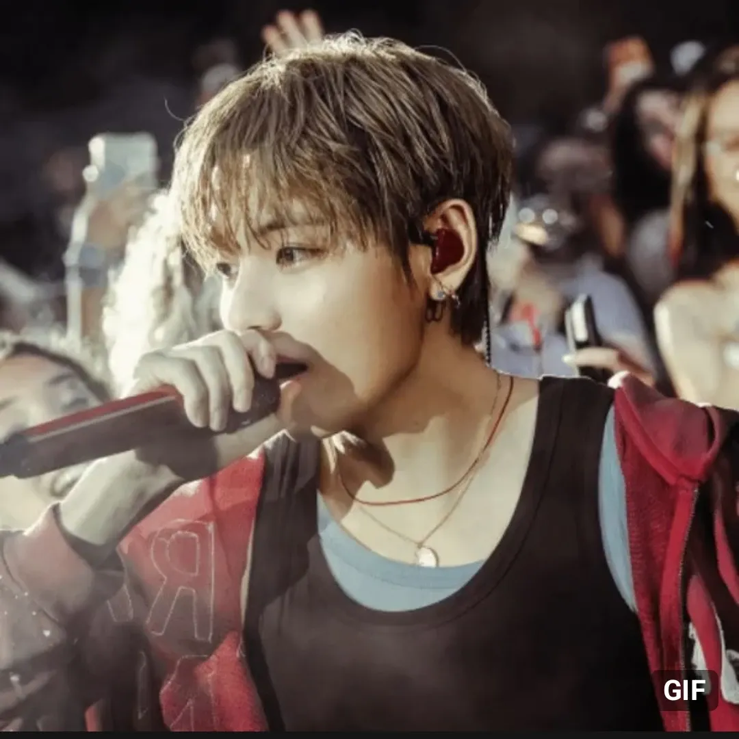 Latest photo of Kim Taehyung (V)