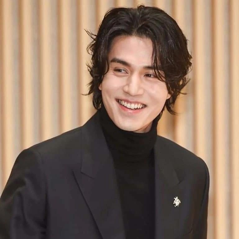 Behind-the-scenes cut of Lee Dongwook