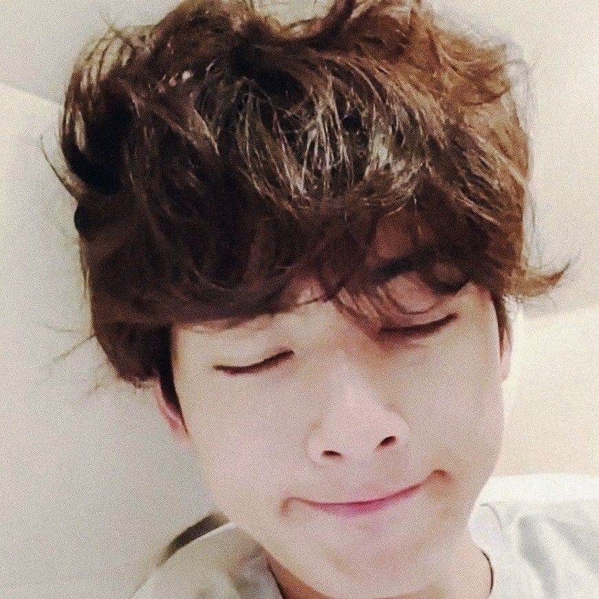 A moment captured by a fan of Cha Eunwoo