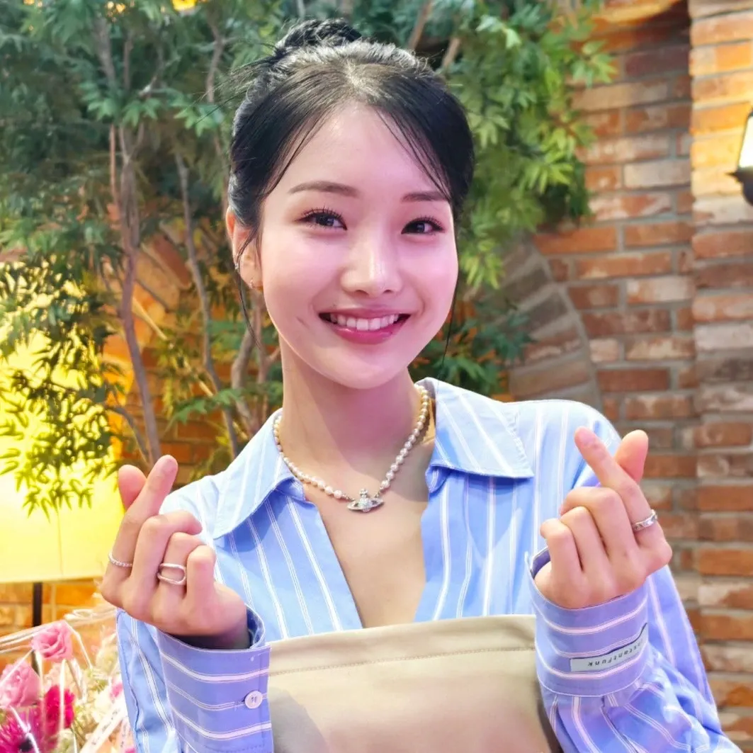 A moment captured by a fan of Kim Soyeon (2004)