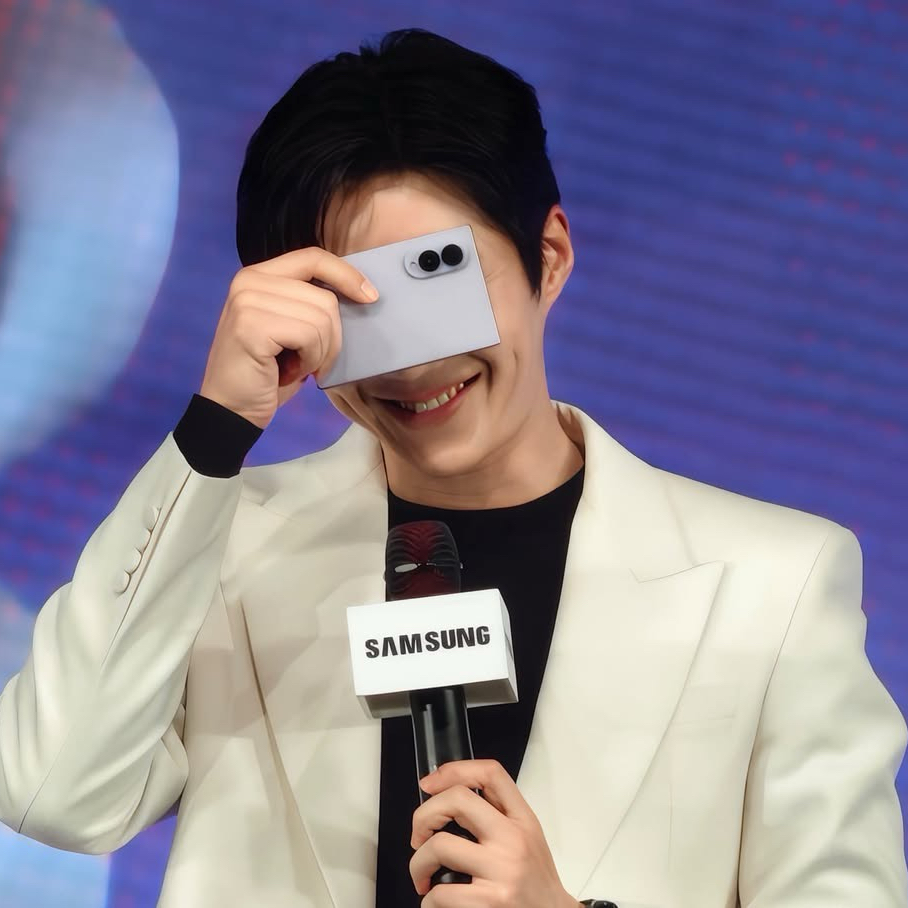 A moment captured by a fan of Kim Seonho