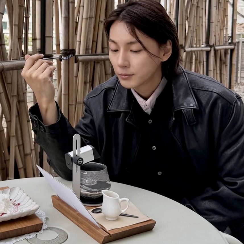 Behind-the-scenes cut of Yoon Shiyoon