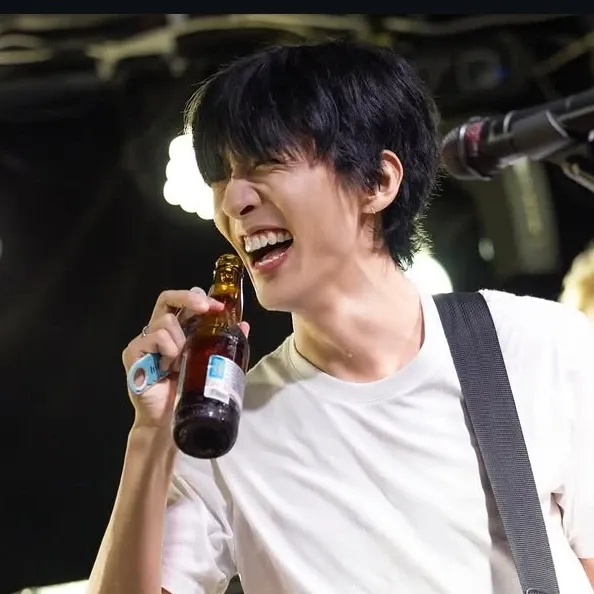 Behind-the-scenes cut of Lee Seungyoon