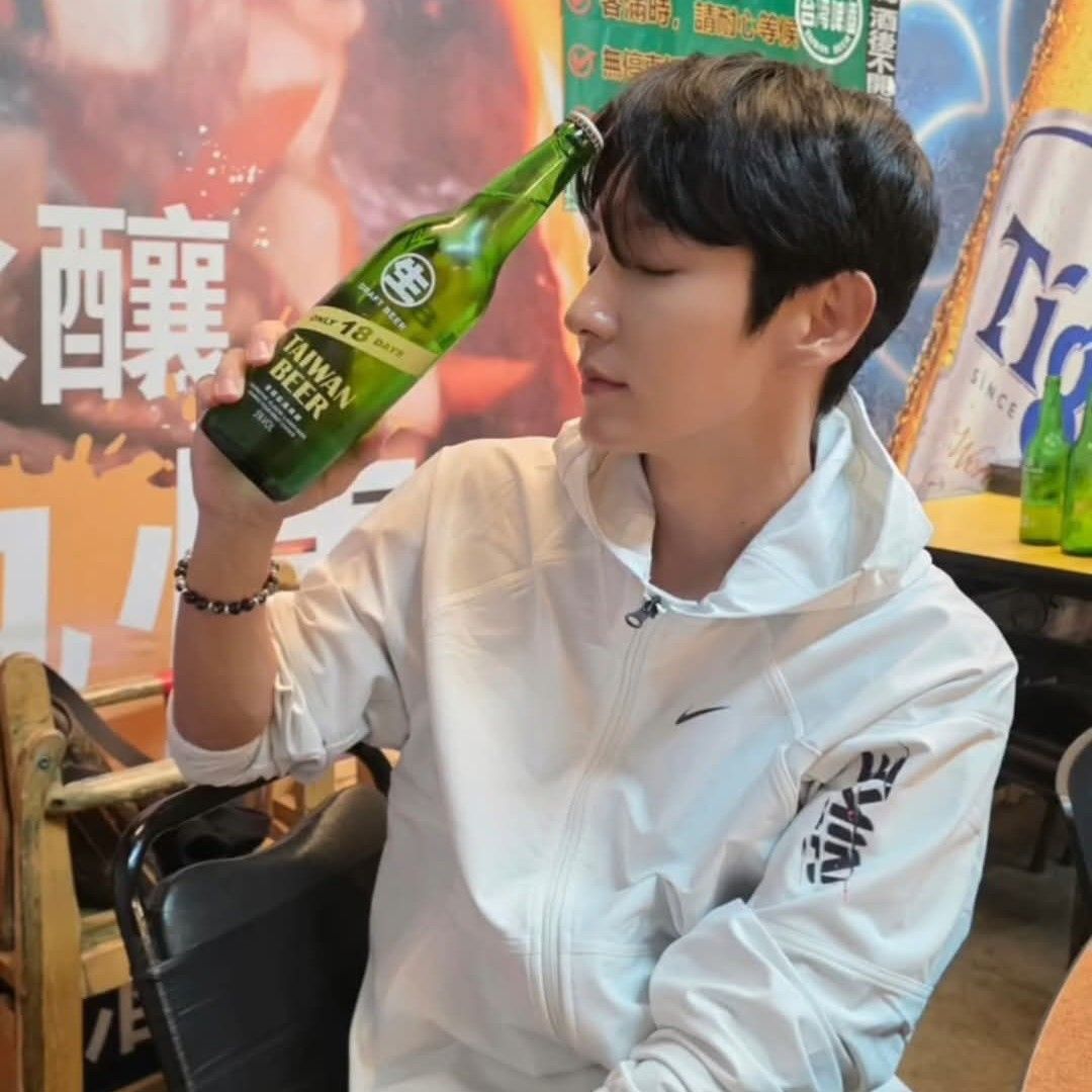 A moment captured by a fan of Lee Joongi