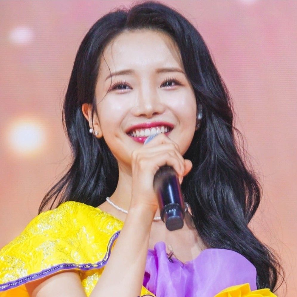 Behind-the-scenes cut of Kim Soyeon (2004)