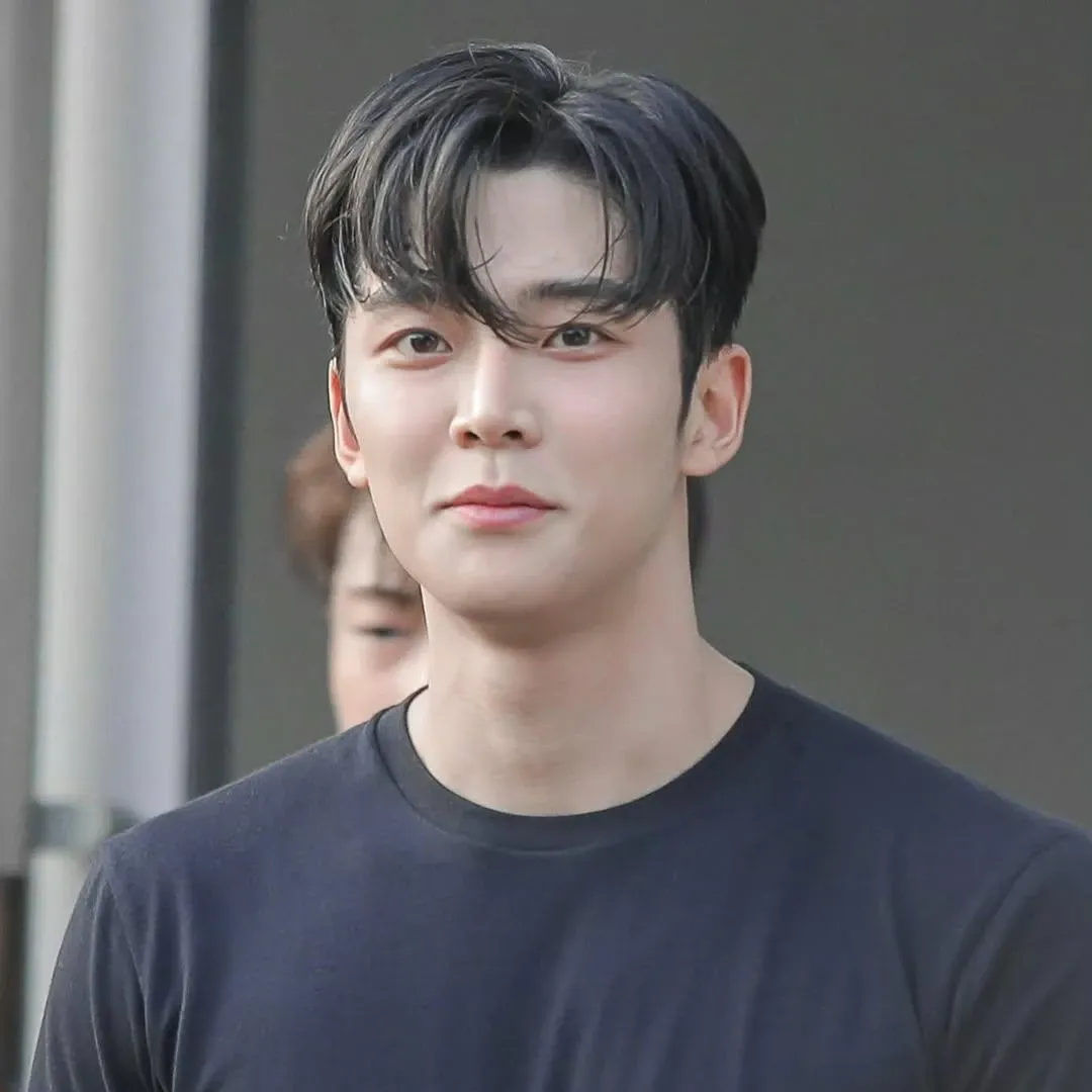 Foto kegiatan terbaru dari Rowoon