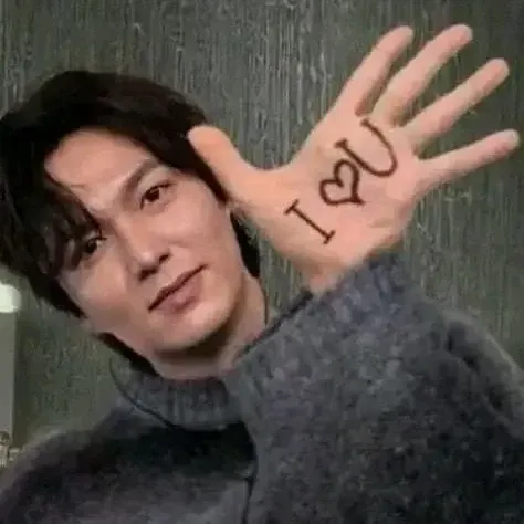 Behind-the-scenes cut of Lee Minho