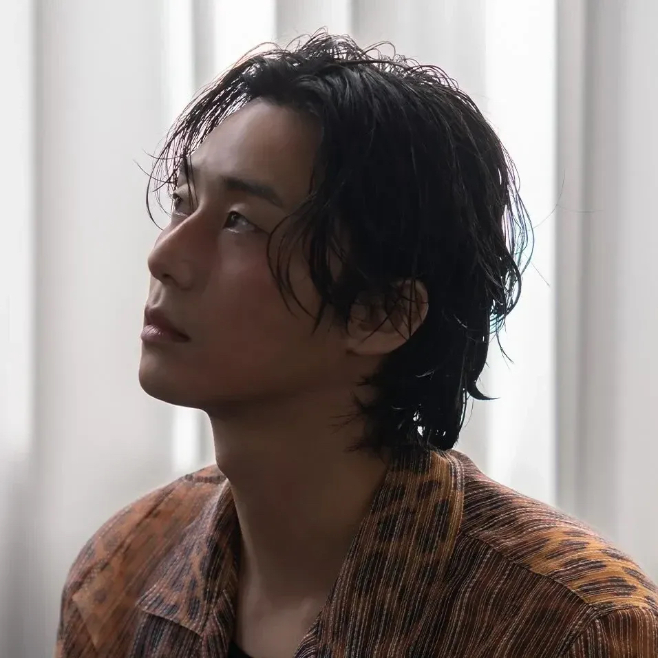 Recent activity shot of Park Seojoon