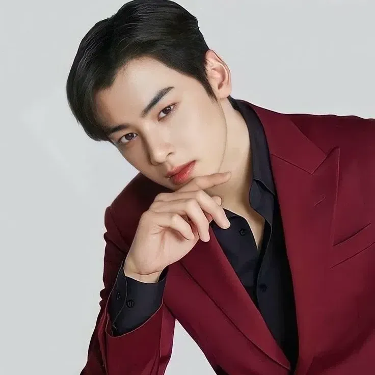 Recent activity shot of Cha Eunwoo