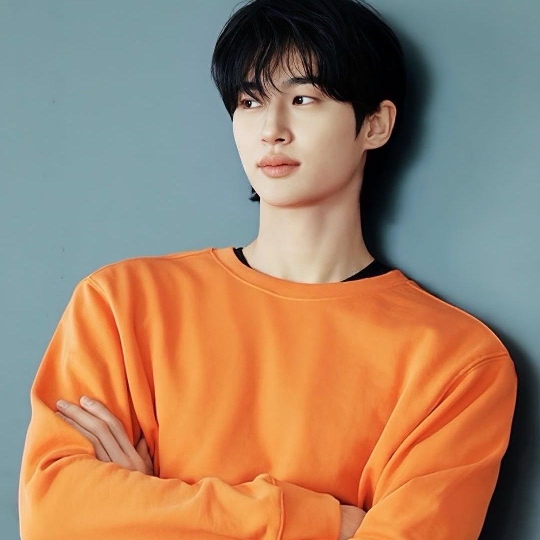 Behind-the-scenes cut of Byeon Wooseok