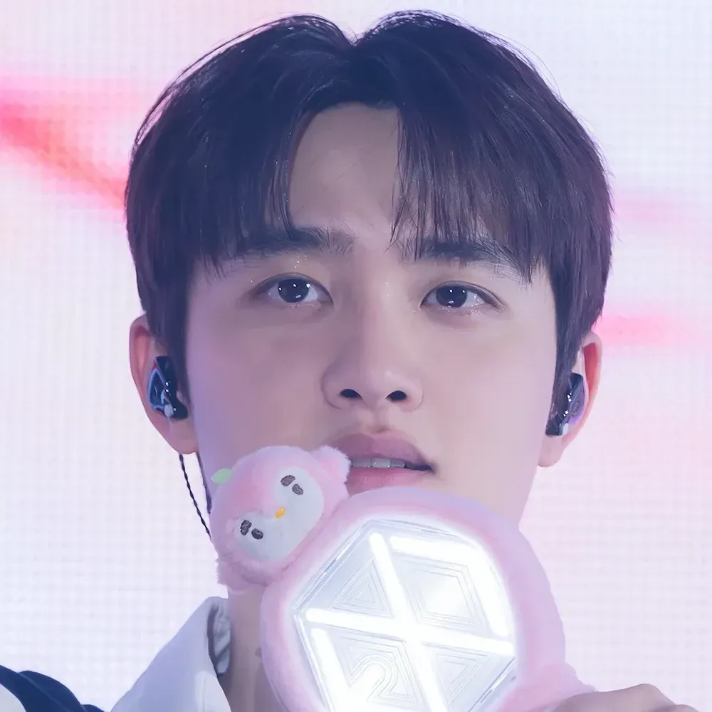 Behind-the-scenes cut of Doh Kyungsoo (D.O.)