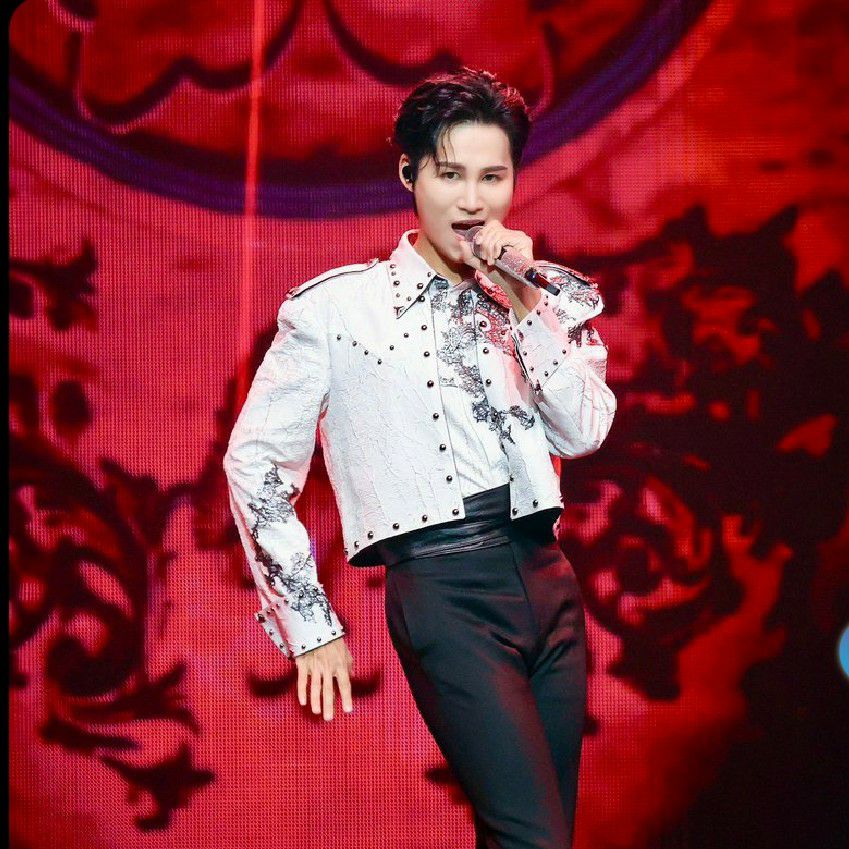 A moment captured by a fan of Kim Heejae