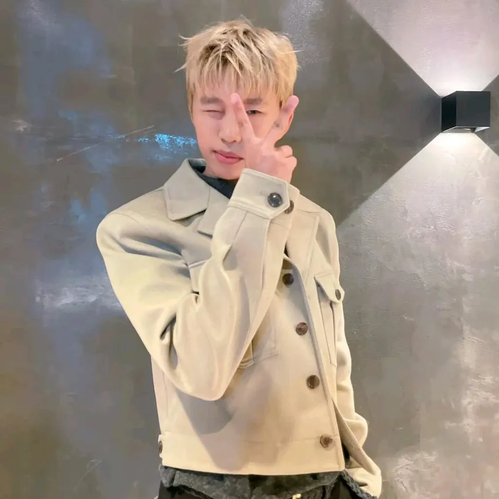 Foto kegiatan terbaru dari Lim Youngwoong