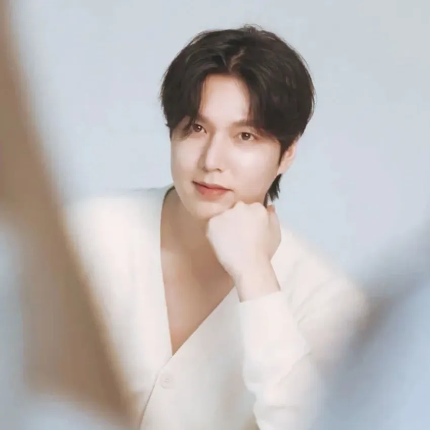 Recent activity shot of Lee Minho