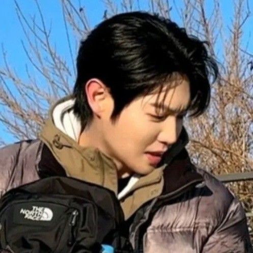 A moment captured by a fan of Son Taejin