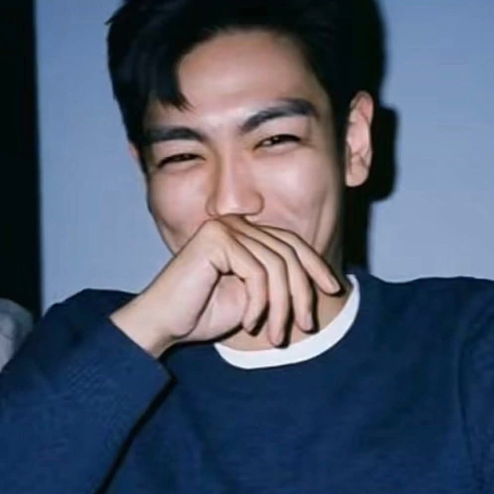 A moment captured by a fan of T.O.P