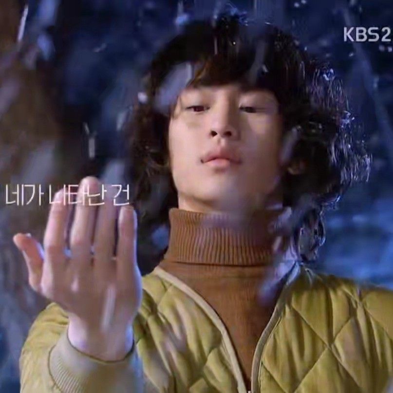 金秀贤的最新照片