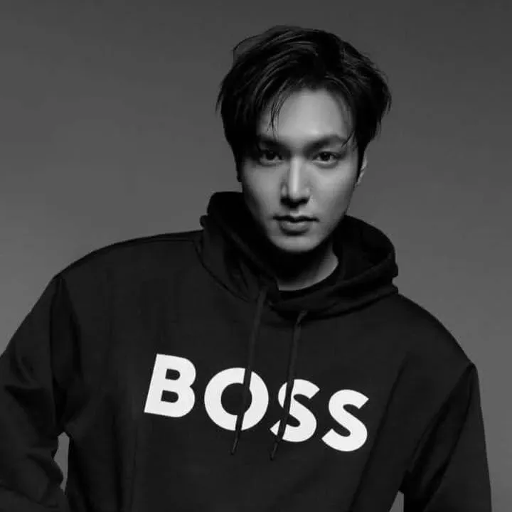 粉絲拍下的李敏鎬瞬間