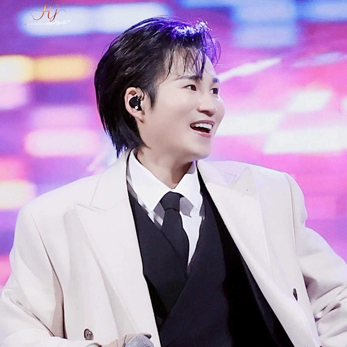 김희재의 비하인드 컷