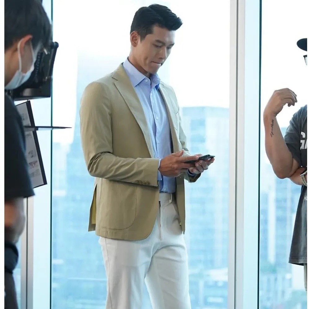 Foto terbaru dari Hyun Bin