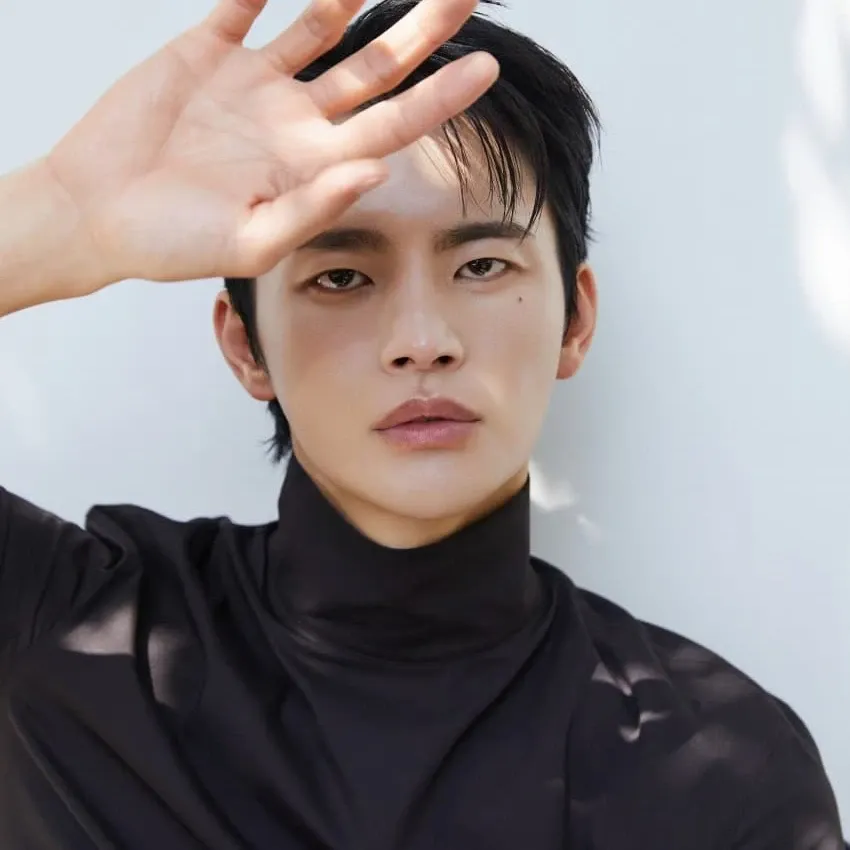 Recent activity shot of Seo Inguk