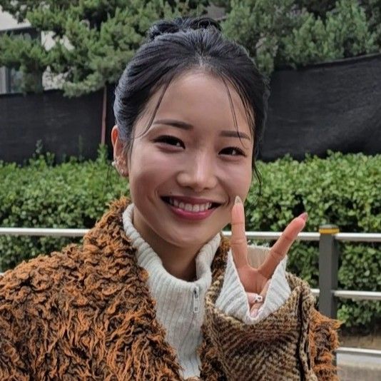 A moment captured by a fan of Kim Soyeon (2004)