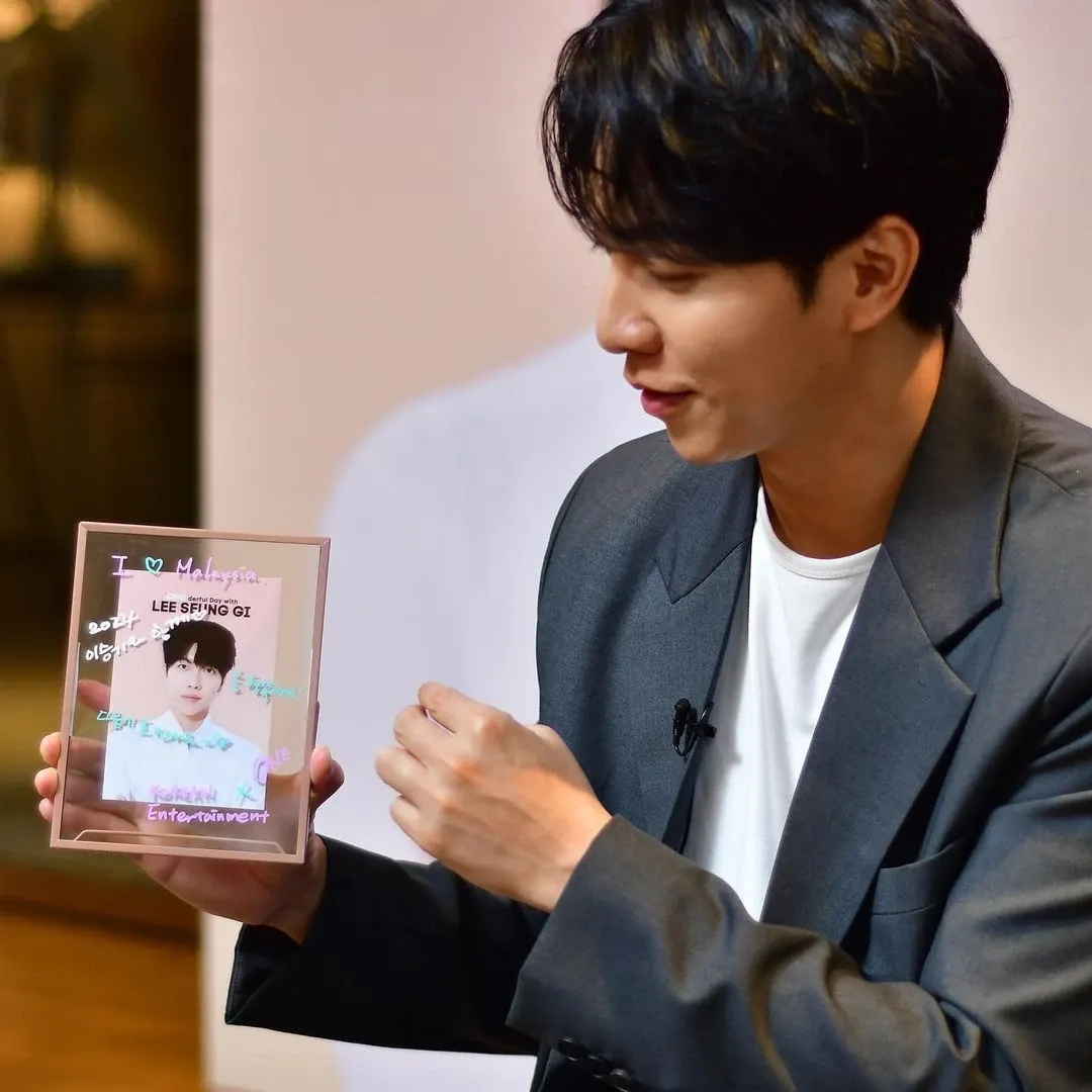 Cuplikan di balik layar dari Lee Seunggi