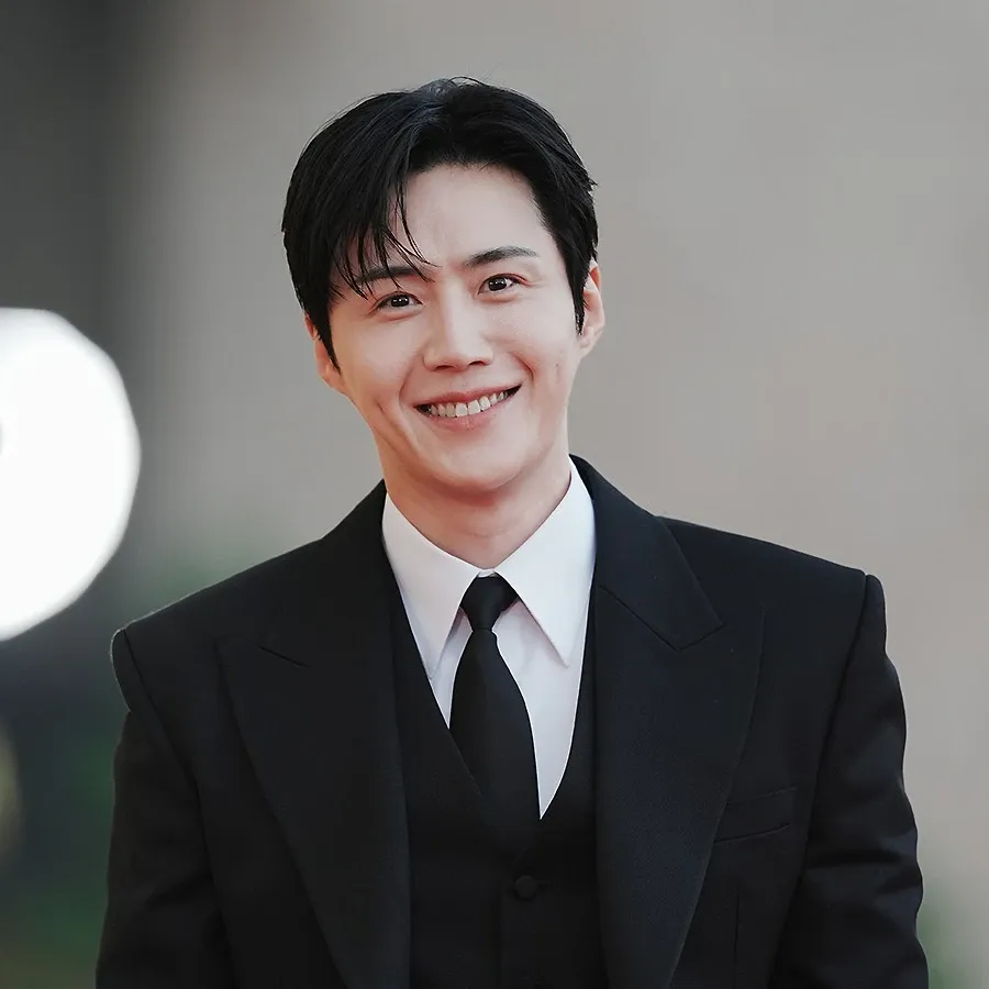 Cuplikan di balik layar dari Kim Seonho