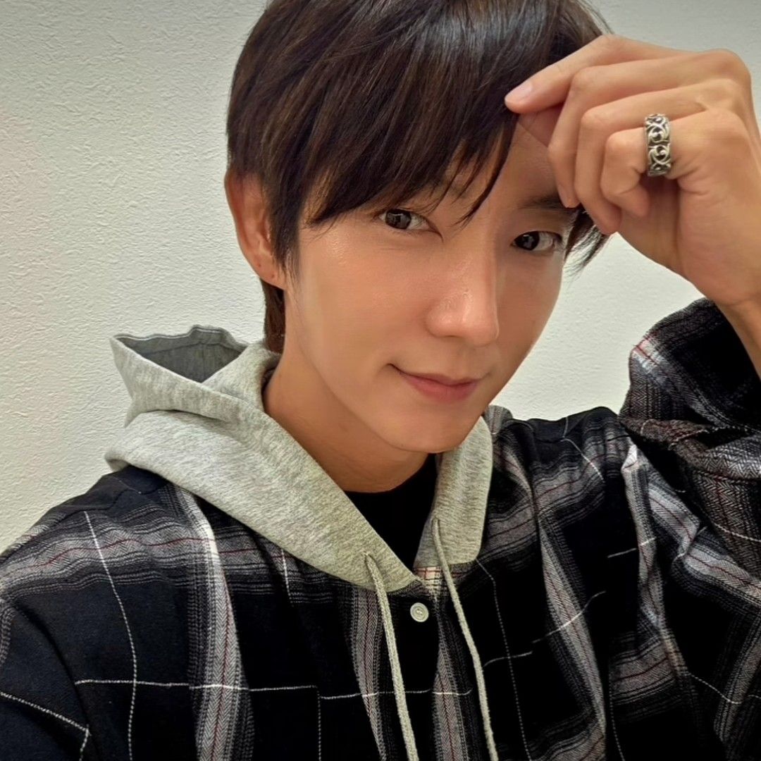 Behind-the-scenes cut of Lee Joongi