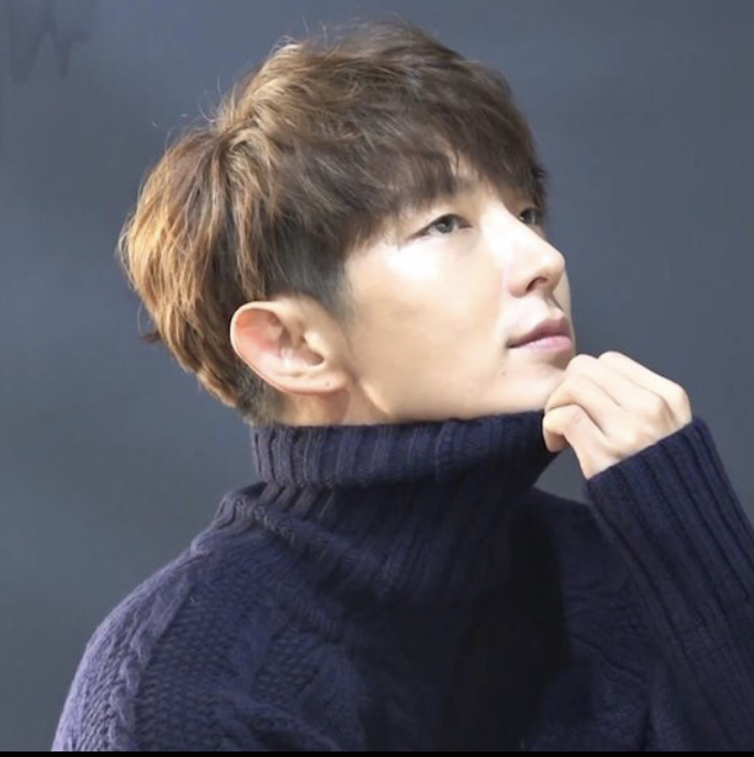 A moment captured by a fan of Lee Joongi