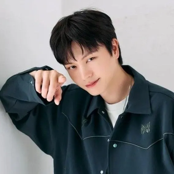 Recent activity shot of Yook Sungjae