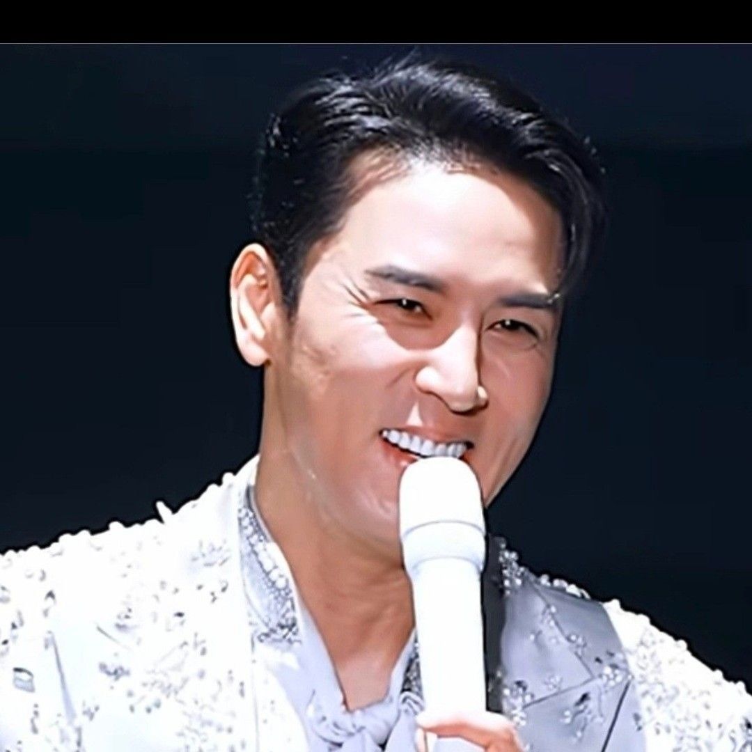 チャン・ミンホの最近の活動ショット