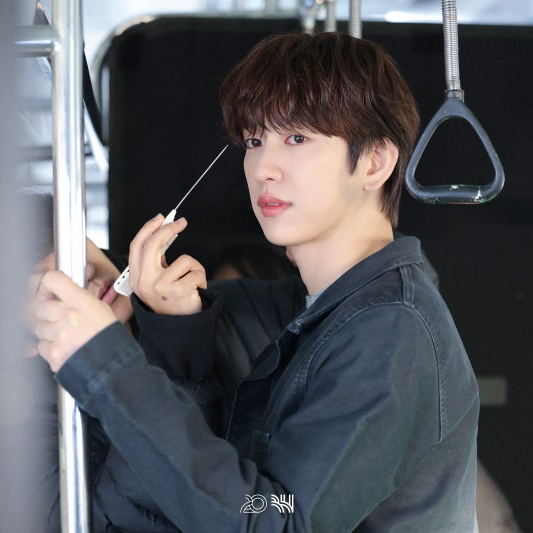 Momen yang diabadikan oleh penggemar Park Jinyoung