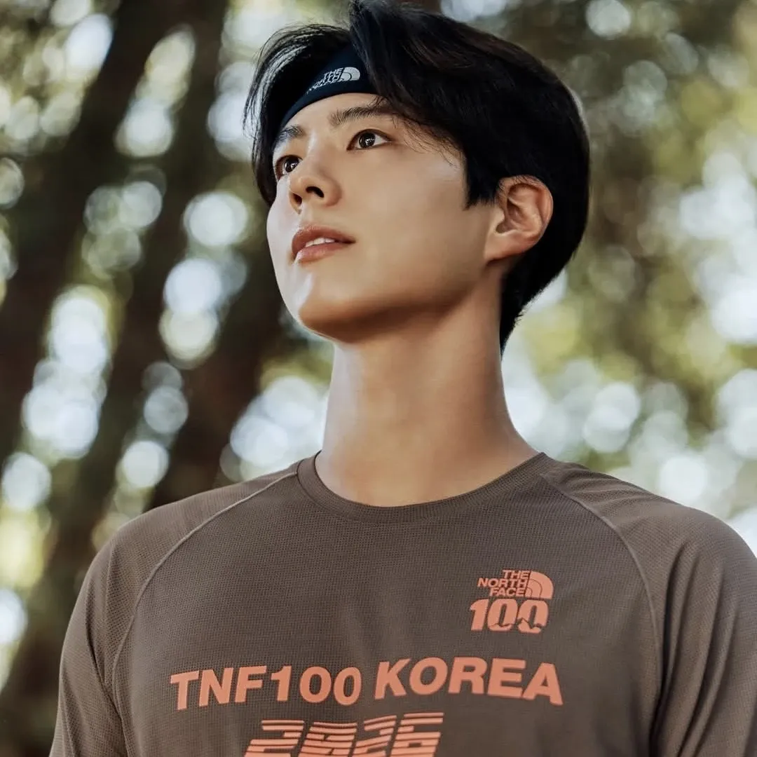 Behind-the-scenes cut of Park Bogum