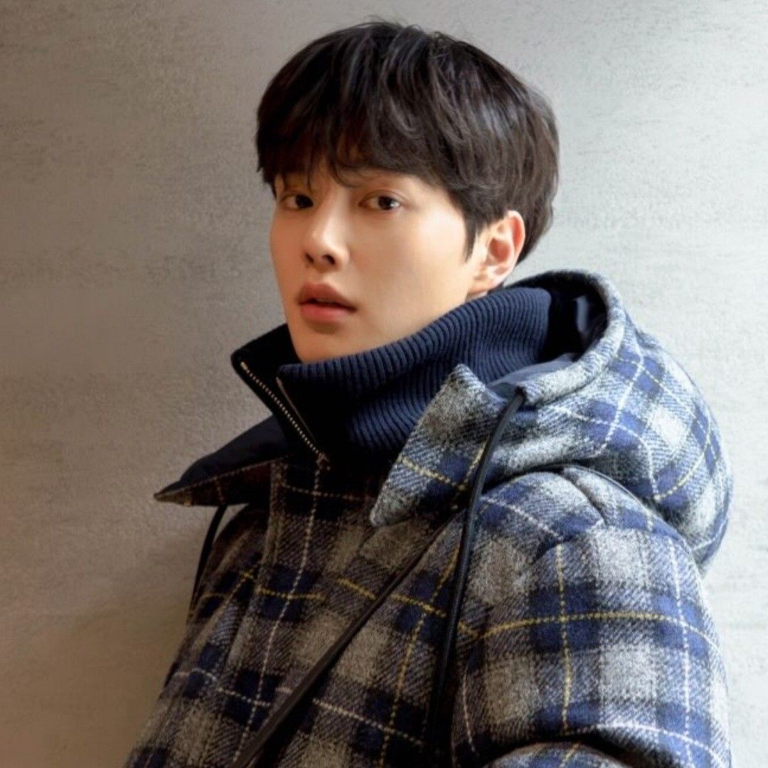 Recent activity shot of Song Kang