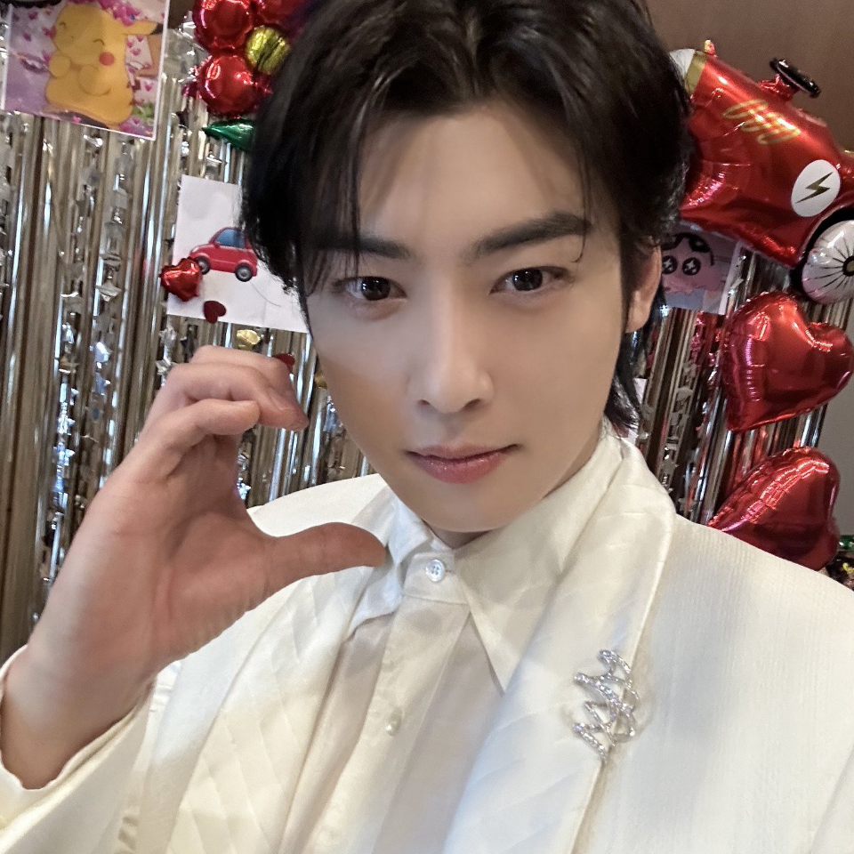 Recent activity shot of Cha Eunwoo