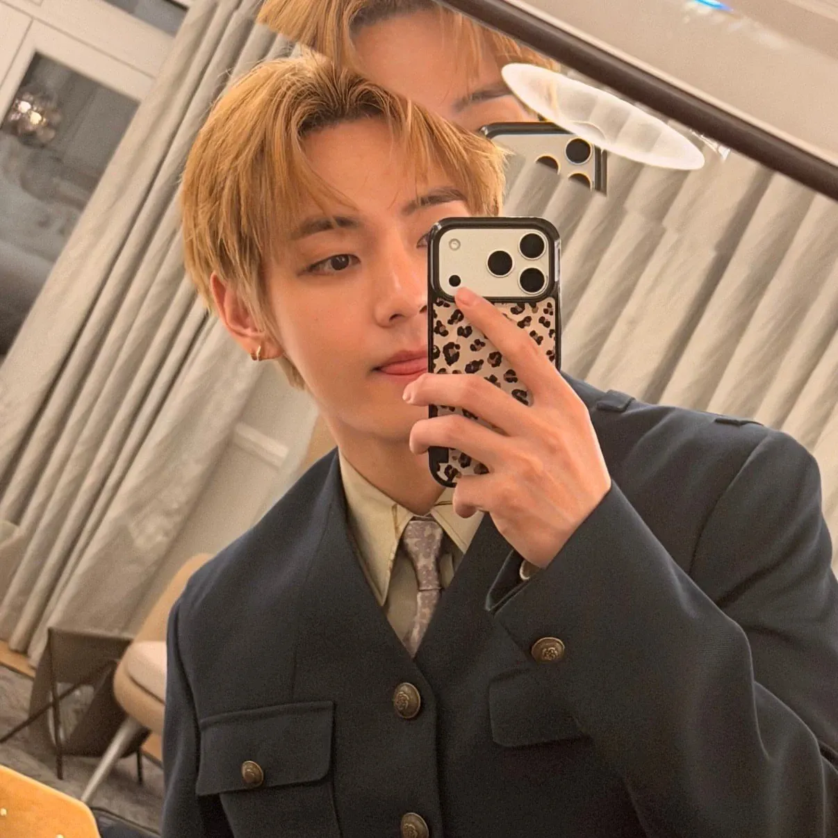 Latest photo of Kim Taehyung (V)