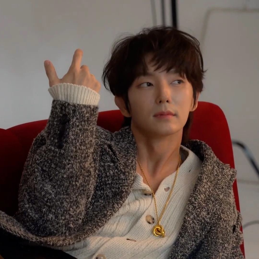 Latest photo of Lee Joongi