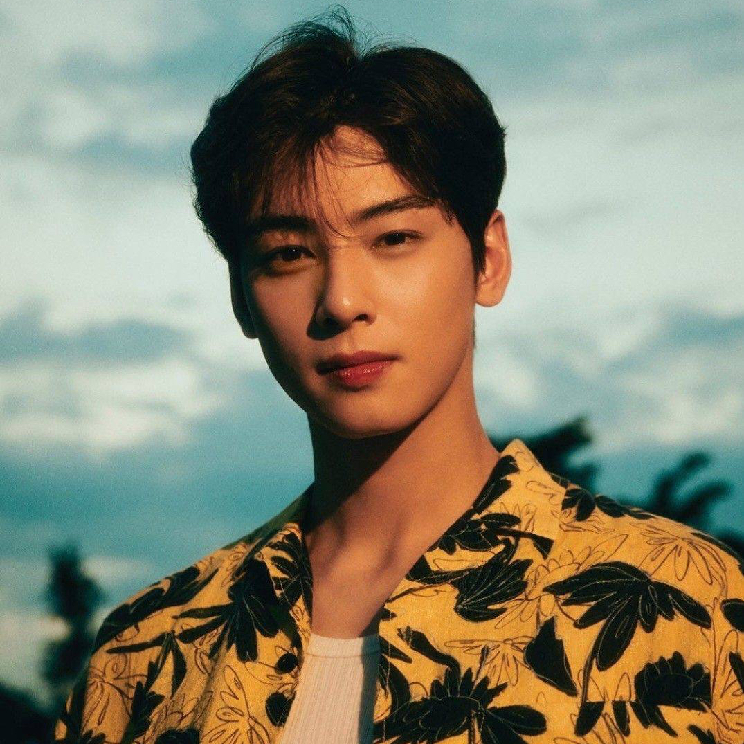 Behind-the-scenes cut of Cha Eunwoo