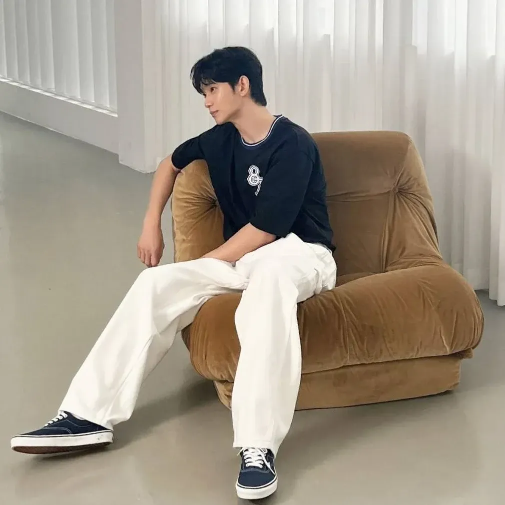 Behind-the-scenes cut of Kim Soohyun