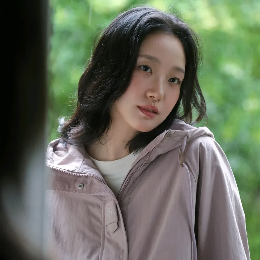 Behind-the-scenes cut of Kim Goeun