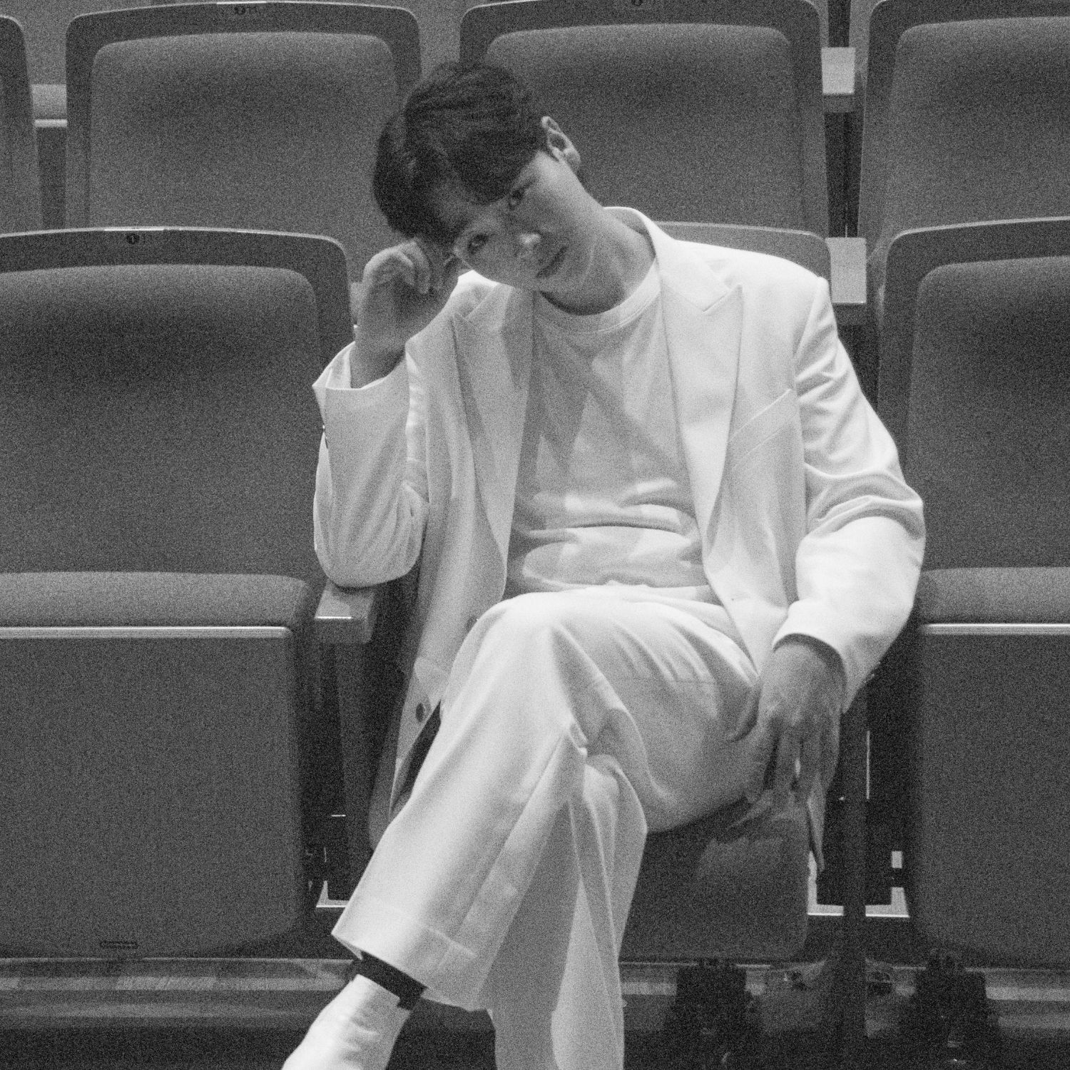 Behind-the-scenes cut of Song Minjun