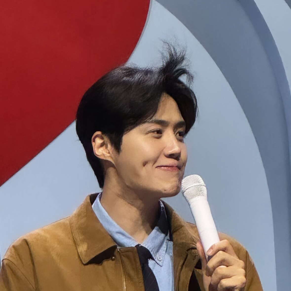 Behind-the-scenes cut of Kim Seonho