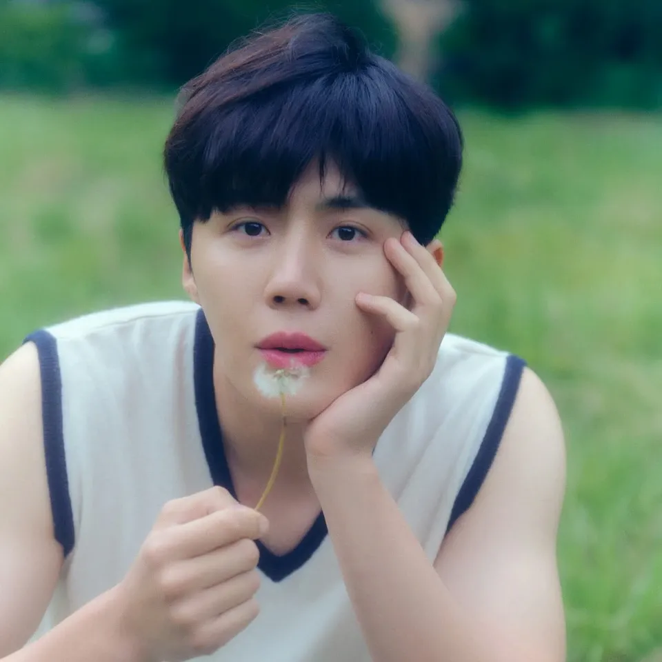 Behind-the-scenes cut of Kim Seonho