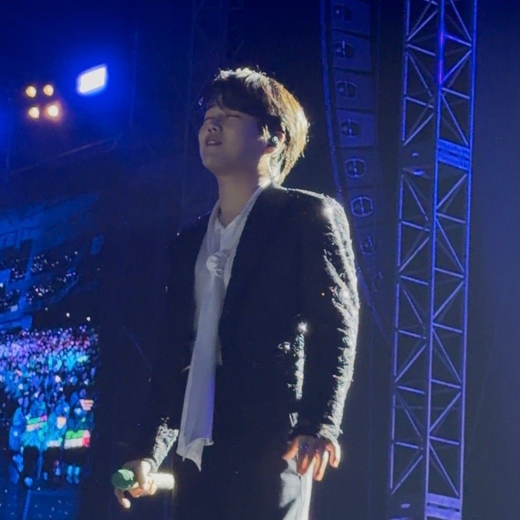 Behind-the-scenes cut of Hwang Youngwoong