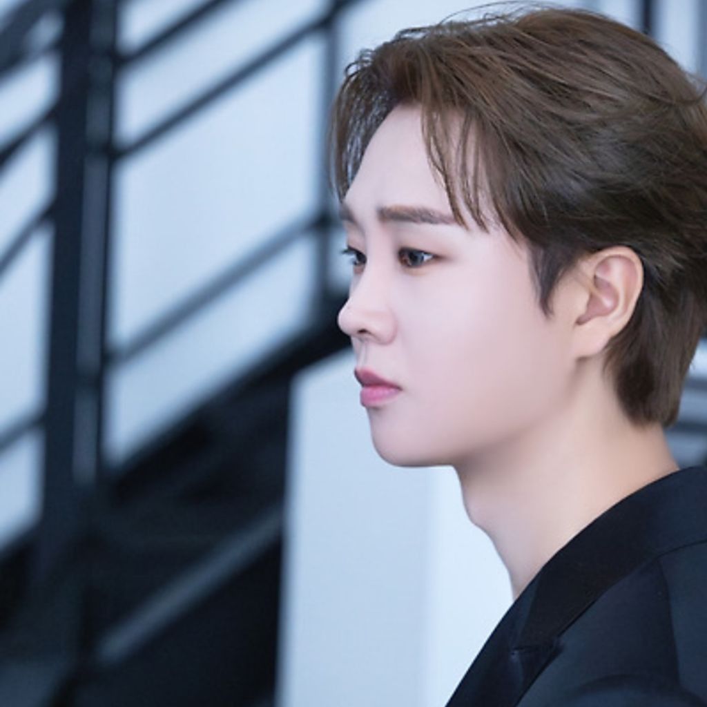 A moment captured by a fan of Song Minjun