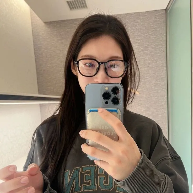 Recent activity shot of Gong Seungyeon
